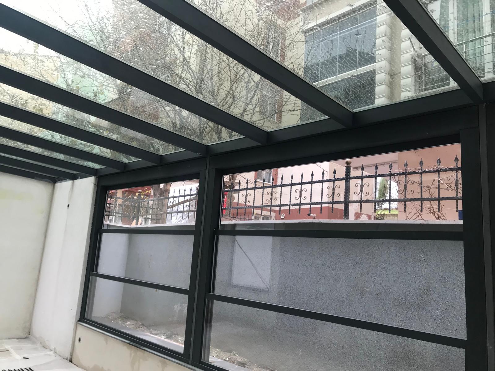 Kış Bahçesi Ve Giyotin 92